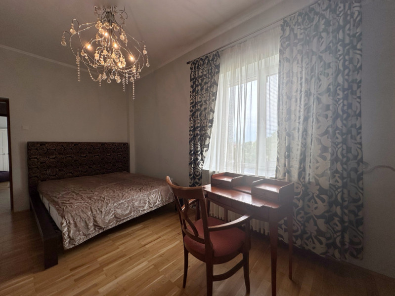 Toamnei Eminescu - apartament elegant în clădire 