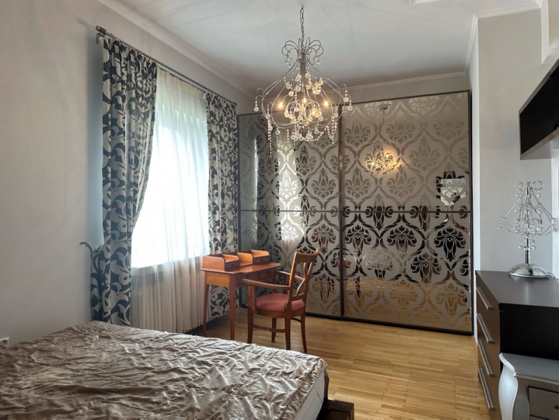 Toamnei Eminescu - apartament elegant în clădire 