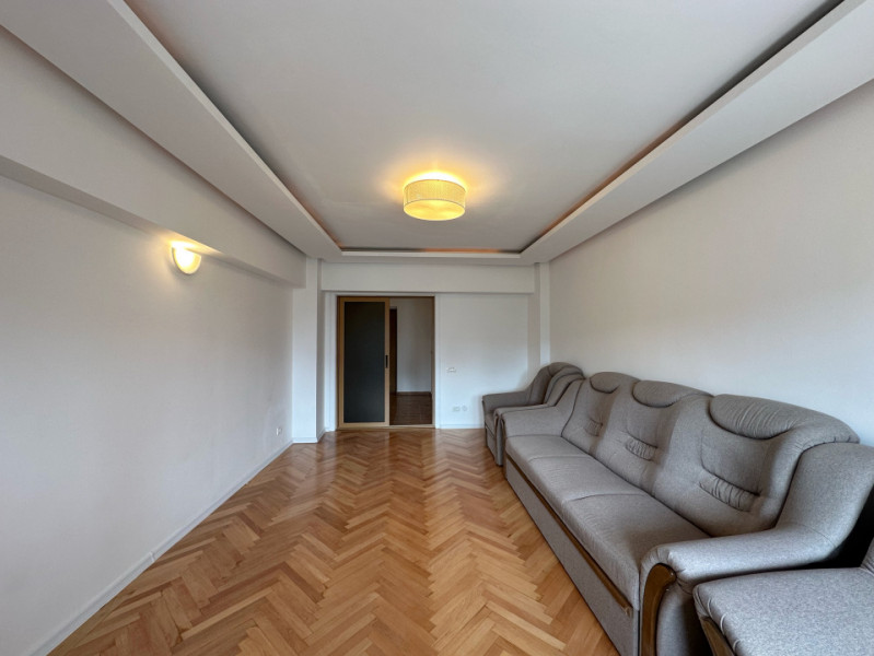 2 camere Unirii – vedere panoramică, lumină și terasă!