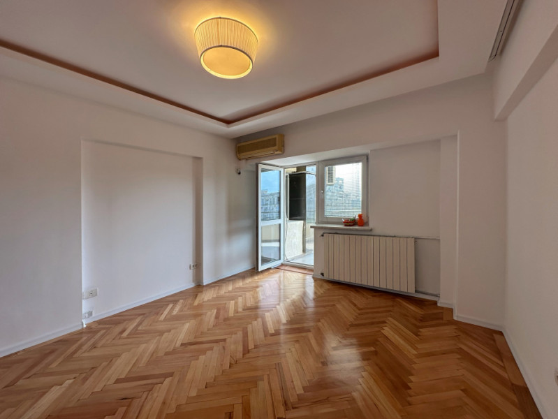 2 camere Unirii – vedere panoramică, lumină și terasă!