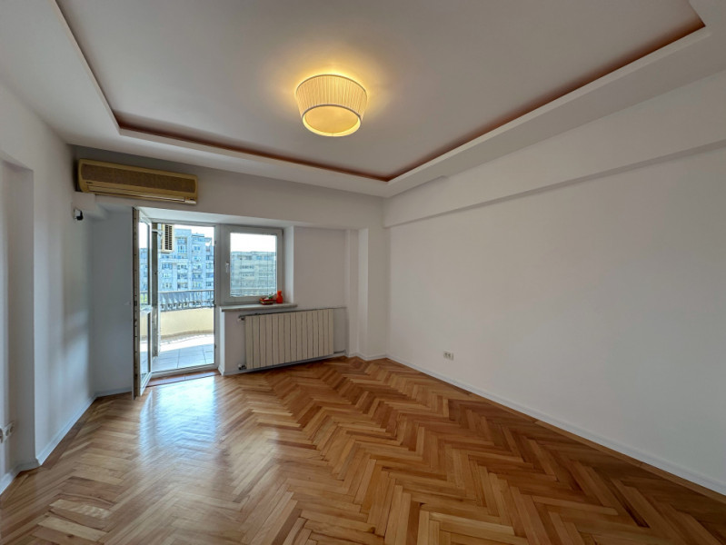 2 camere Unirii – vedere panoramică, lumină și terasă!