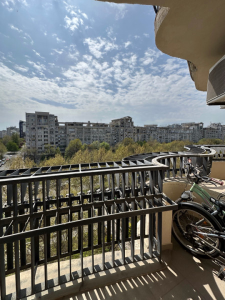2 camere Unirii – vedere panoramică, lumină și terasă!