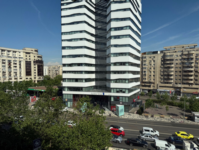 2 camere   B-dul Decebal la 2 minute de metrou Piața Muncii