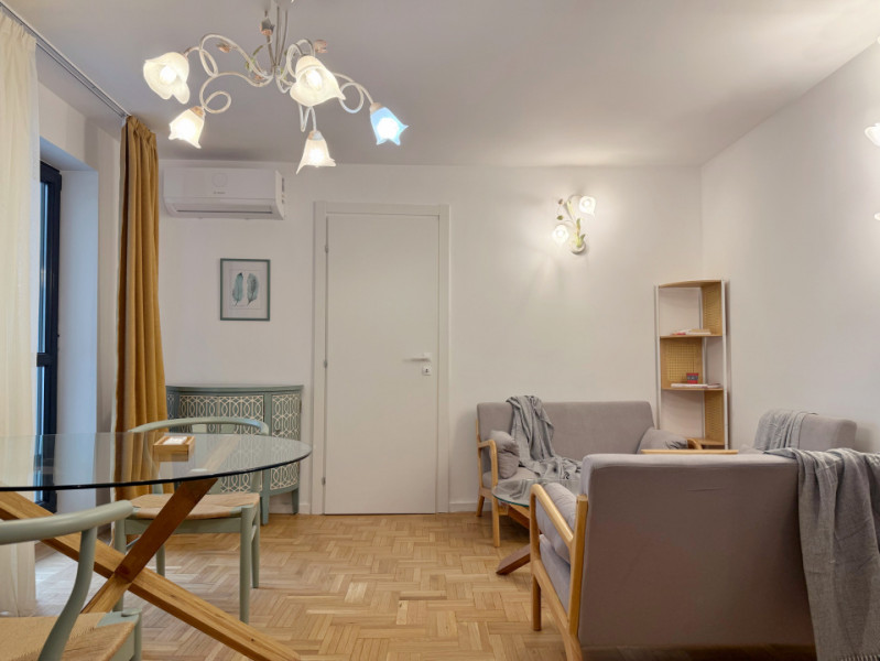 Apartament cu personalitate, lângă Cișmigiu – proaspăt renovat, prima închiriere