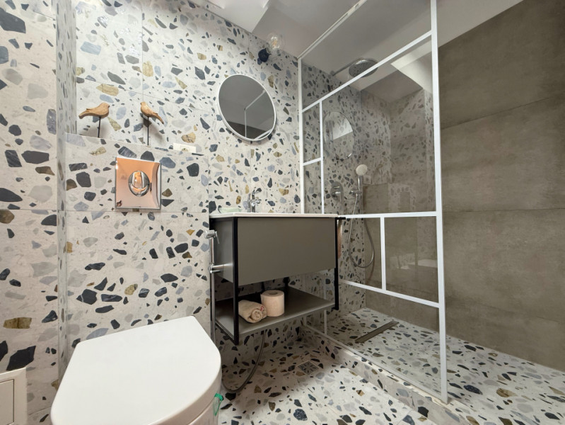 Apartament cu personalitate, lângă Cișmigiu – proaspăt renovat, prima închiriere