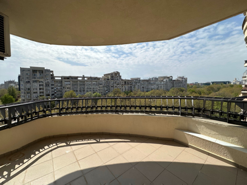 2 camere Unirii – vedere panoramică, lumină și terasă!
