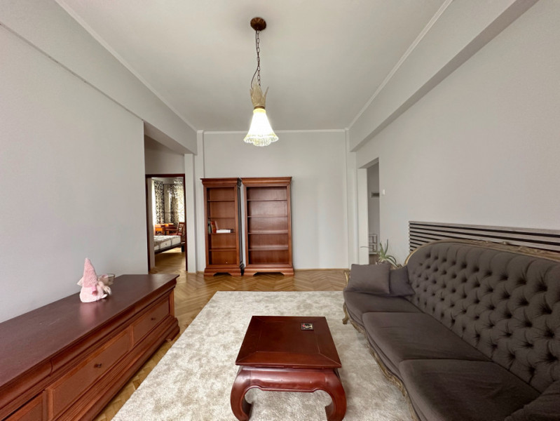 3 camere cu personalitate, pe strada Toamnei