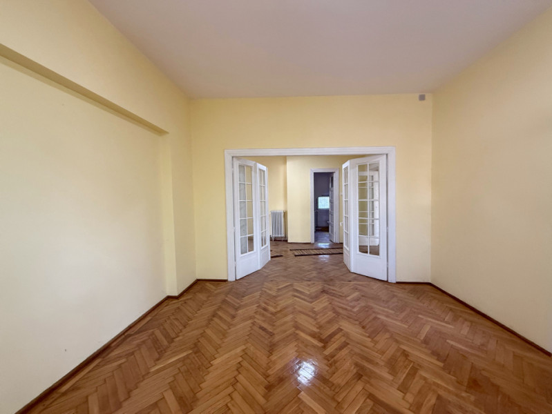 Ultracentral Ploiești – parter de vilă cu șarmul anilor ’50