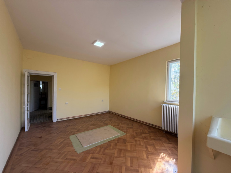 Ultracentral Ploiești – parter de vilă cu șarmul anilor ’50