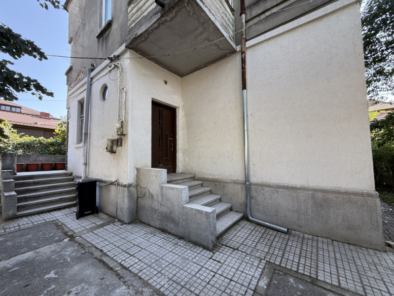 Ultracentral Ploiești – parter de vilă cu șarmul anilor ’50