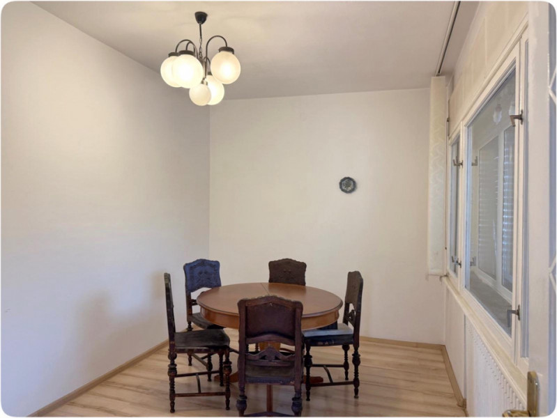 Vilă cu 3 apartamente independente si gradină mare în Cotroceni