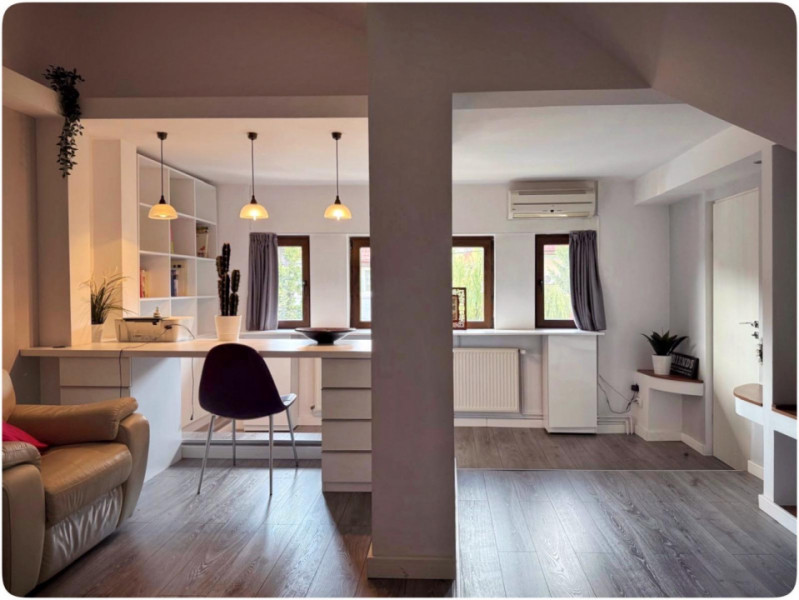 Vilă cu 3 apartamente independente si gradină mare în Cotroceni