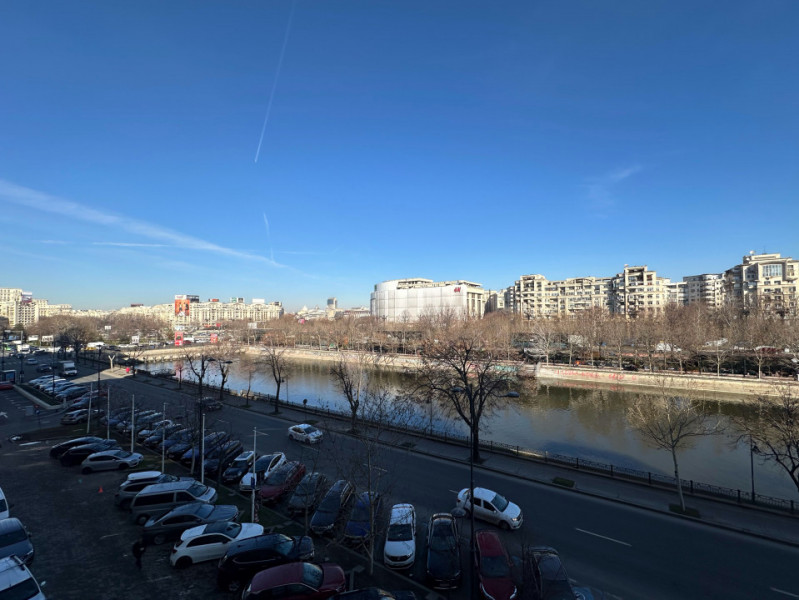 3 camere Piața Unirii | vedere deschisă către Dâmbovița | 2 băi | 3 balcoane