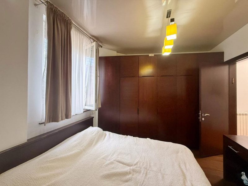 3 camere Calea Victoriei vedere Radisson Blu