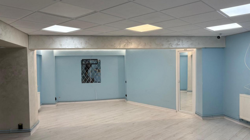 Spațiu comercial stradal, 60 mp — Bd. Chișinău, aproape de Bd. Basarabia