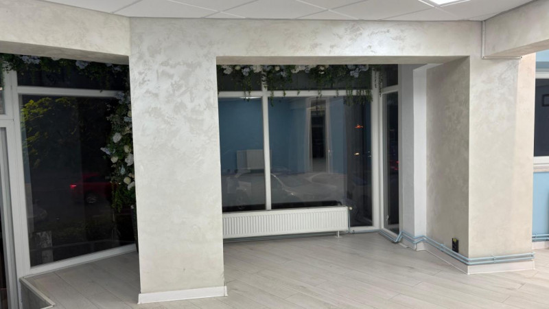 Spațiu comercial stradal, 60 mp — Bd. Chișinău, aproape de Bd. Basarabia