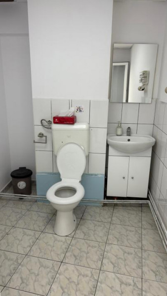 Spațiu comercial stradal, 60 mp — Bd. Chișinău, aproape de Bd. Basarabia